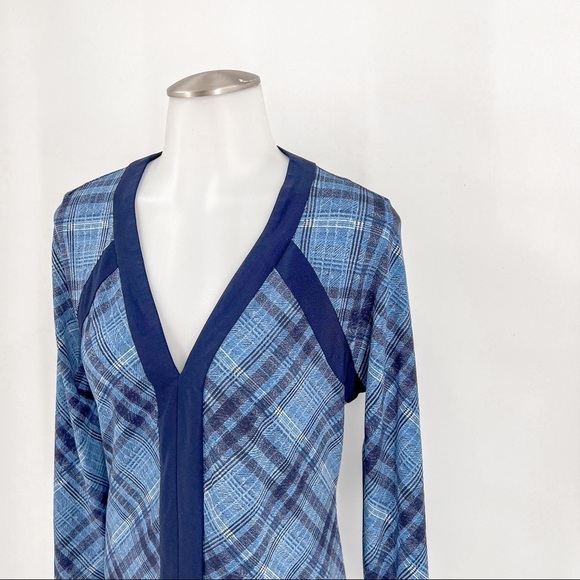 BCBG "Mayla" V-Neck Long Sleeve Jersey Dress - Picture 4 of 7